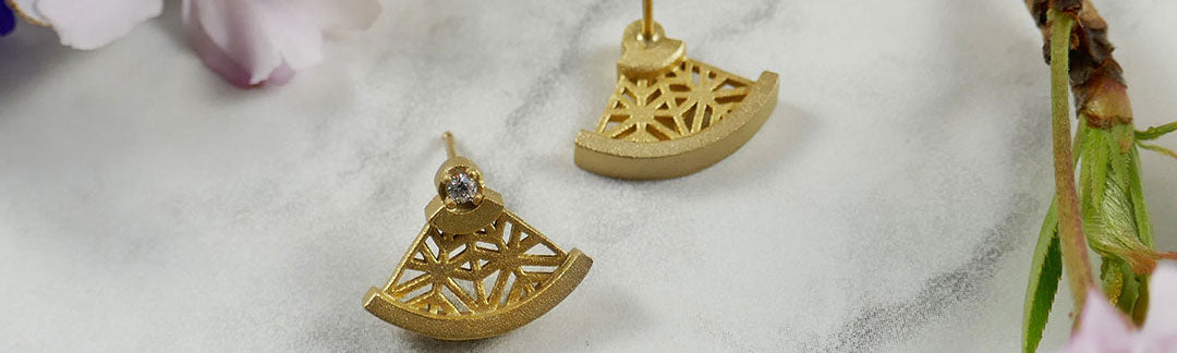 Jewelry and myth as a tool for personal development