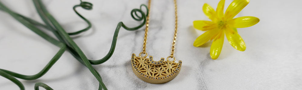 14K gold necklace with tribal pattern